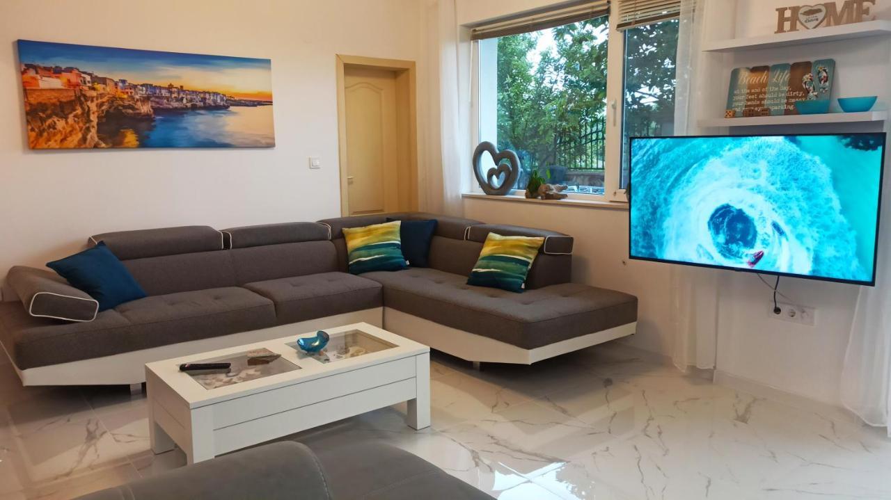 Arode Villa Ovidius - Apartments บัลชิค ภายนอก รูปภาพ